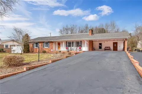 187 Raven Midlawn Dr, Wilkesboro, NC 28697