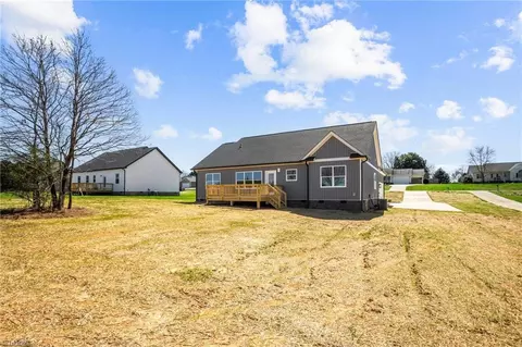 Exterior - 124 Tranquility Ln, Harmony, NC 28634 photo 7 of 12