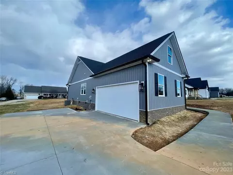 Exterior - 124 Tranquility Ln, Harmony, NC 28634 photo 3 of 12