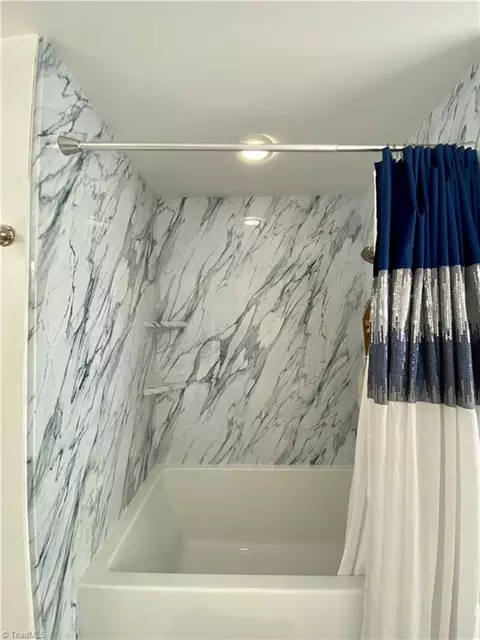 Bath - 2104 Sandy Ridge Rd, Colfax, NC 27235 photo 2 of 3