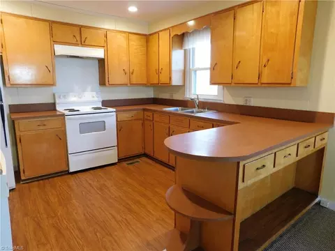 Kitchen - 112 Irwin St, Sparta, NC 28675 photo 2 of 4