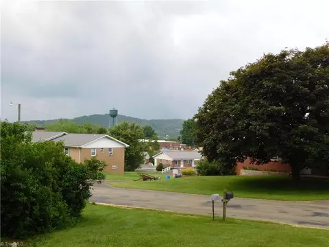 View/Area - 112 Irwin St, Sparta, NC 28675 photo 1 of 1