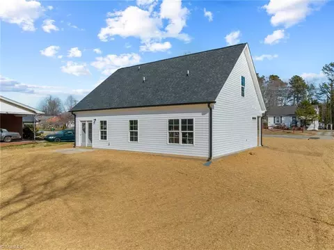 Exterior - 726 Hendrix St, High Point, NC 27260 photo 7 of 8