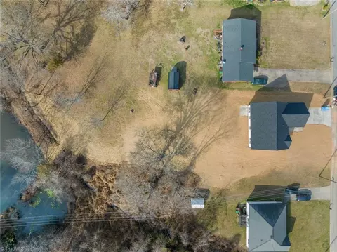 View/Area - 726 Hendrix St, High Point, NC 27260 photo 2 of 5