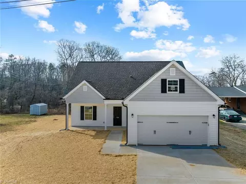Exterior - 726 Hendrix St, High Point, NC 27260 photo 4 of 8