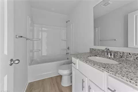 Bath - 726 Hendrix St, High Point, NC 27260 photo 4 of 4