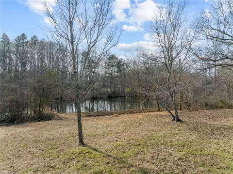 Exterior - 726 Hendrix St, High Point, NC 27260 photo 3 of 8