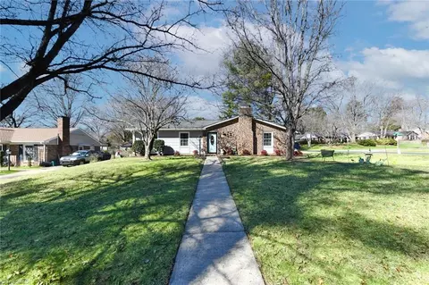 5705 Courtfield Dr, Greensboro, NC 27455