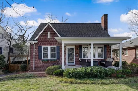 305 Woodbine Ct, Greensboro, NC 27403