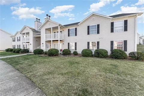 7129 Friendly Ave #H, Greensboro, NC 27410