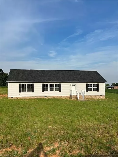 3600 Ireland Rd, Yadkinville, NC 27055