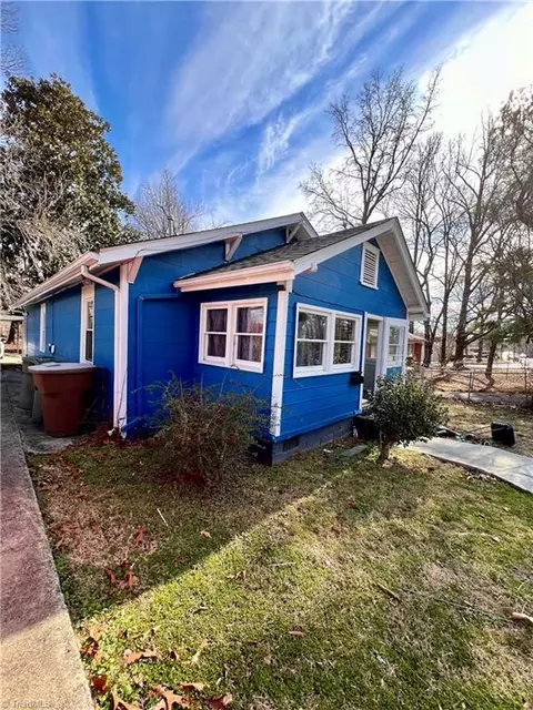 1625 Willow Rd, Greensboro, NC 27401