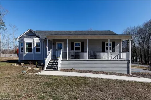 419 Cunningham Loop Rd, Thomasville, NC 27360