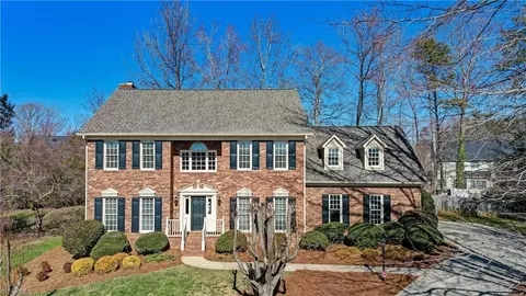 1800 Tradd Ct, Greensboro, NC 27455