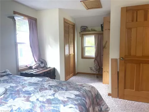 Bedroom - 285 Grandview Cir, Traphill, NC 28685 photo 3 of 3