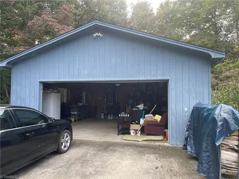 Exterior - 285 Grandview Cir, Traphill, NC 28685 photo 11 of 13