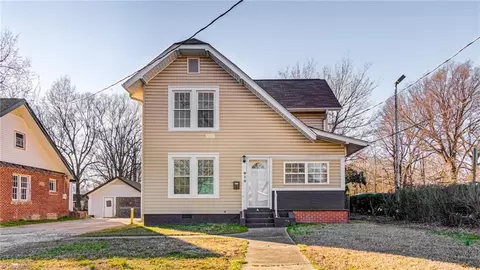 910 Benbow Rd S, Greensboro, NC 27406