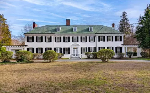 2900 Country Club Rd, Winston Salem, NC 27104