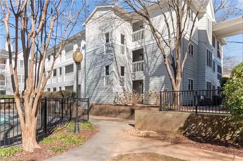 229 Oakwood Ct, Winston Salem, NC 27103
