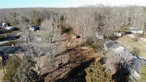 1001 Holly Grove Rd E, Lexington, NC 27292