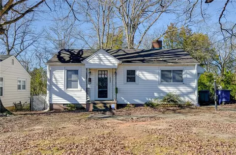 2844 Lomond St, Winston Salem, NC 27127