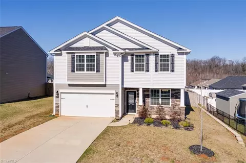 Exterior - 6575 Bellawood Dr, Trinity, NC 27370 photo 8 of 9