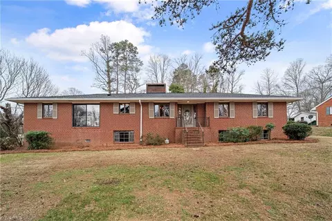 268 Gordon Dr N, Winston Salem, NC 27104
