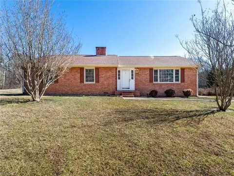 3425 Hartford St, Winston Salem, NC 27106