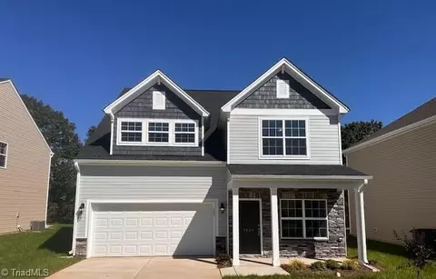 3532 River Farm Dr #324, Kernersville, NC 27284