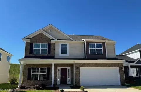 3543 River Farm Dr #375, Kernersville, NC 27284
