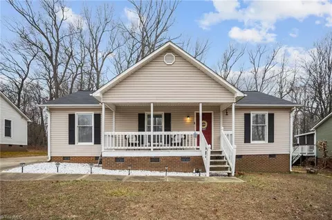 109 Browning Dr, Thomasville, NC 27360