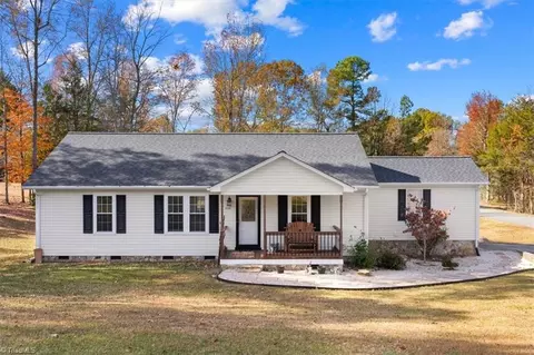 204 Cook St, Liberty, NC 27298