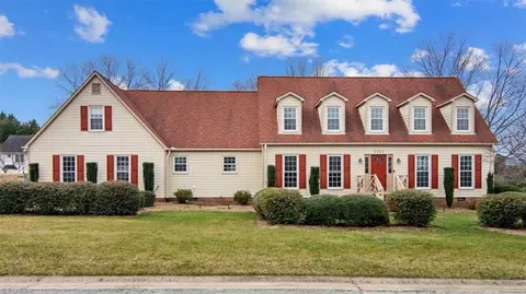 5503 Pondfield Dr, Greensboro, NC 27410