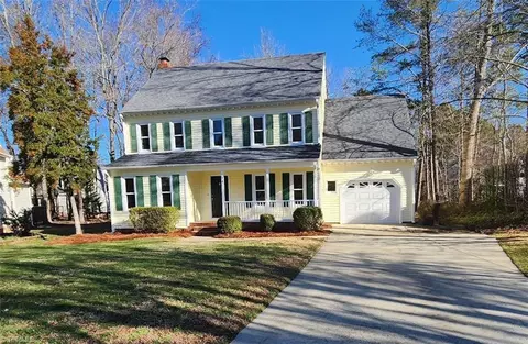 14 Winterberry Ridge Ct, Greensboro, NC 27407