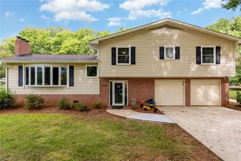 4190 Briar Creek Rd, Clemmons, NC 27012