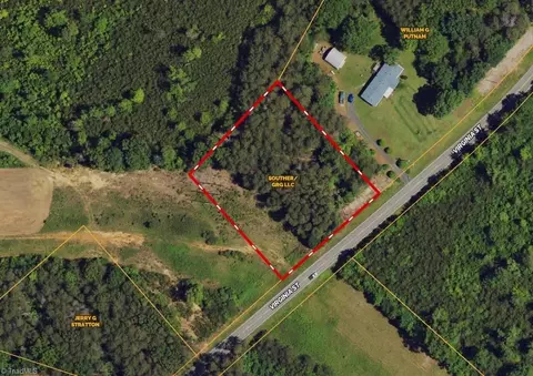 1511 Virginia St, Eden, NC 27288