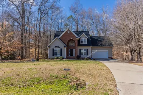 7843 Spencer Brook Dr, Summerfield, NC 27358