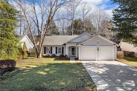 3014 Southhampton Dr, Jamestown, NC 27282