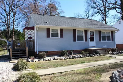 2405 Rowe St, Greensboro, NC 27407