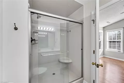 Bath - 3318 Sumter Dr, High Point, NC 27265 photo 2 of 3