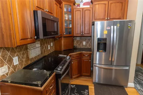 Kitchen - 5163 Ronniedale Rd, Trinity, NC 27370 photo 2 of 4