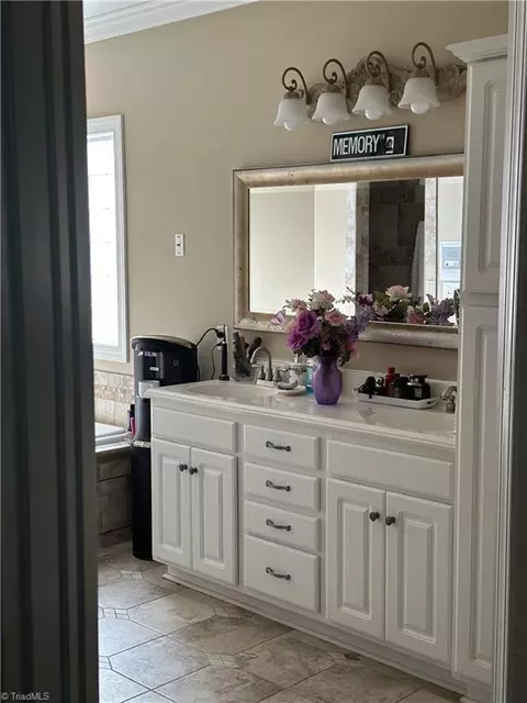 Bath - 5163 Ronniedale Rd, Trinity, NC 27370 photo 6 of 7