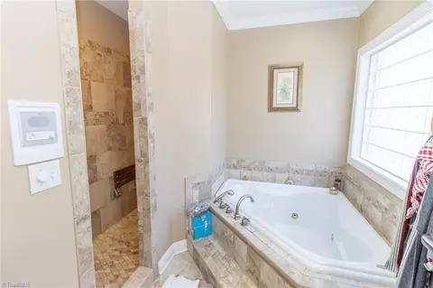 Bath - 5163 Ronniedale Rd, Trinity, NC 27370 photo 4 of 7