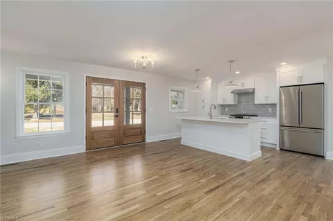 2101 Sprucewood Dr, Greensboro, NC 27407