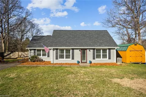 111 Vandala Ct N, King, NC 27021