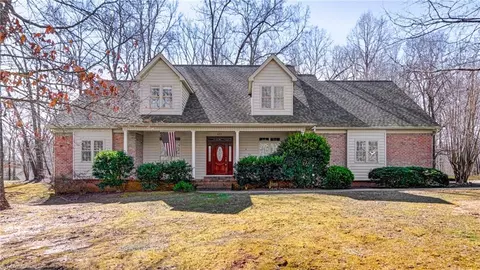 811 Troublesome Creek Dr, Greensboro, NC 27455