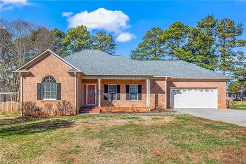 126 Benson Ln S, Mocksville, NC 27028