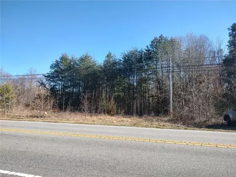 1600 Lexington Ave W, High Point, NC 27262
