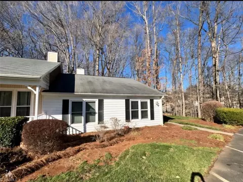 2630 Cottage Pl, Greensboro, NC 27455