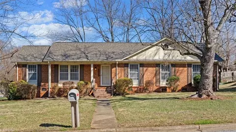 2226 Meloine Ln, Greensboro, NC 27407